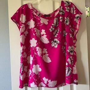 Vince Camuto size L pink top